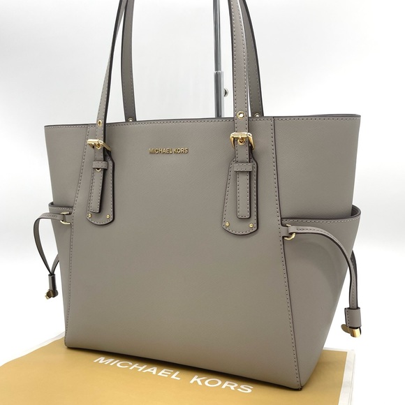 Michael Kors Voyager Tote Bag - Picture 2 of 13